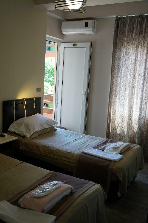Ponto Hotel Kobuleti Exterior photo